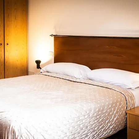 苏恩纳加酒店 3* 梅纳焦