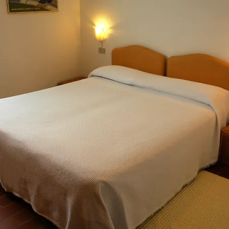 苏恩纳加酒店 酒店 梅纳焦