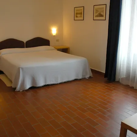 苏恩纳加酒店 梅纳焦