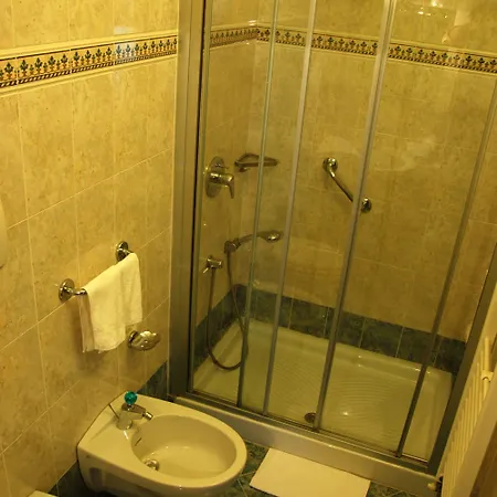 苏恩纳加酒店 酒店