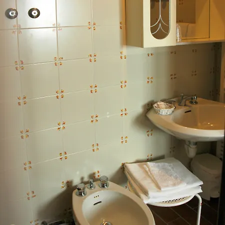 苏恩纳加酒店 3*